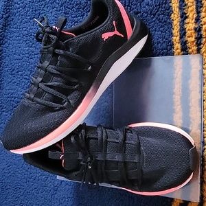 Puma black / neon pink prowl sneakers size 9